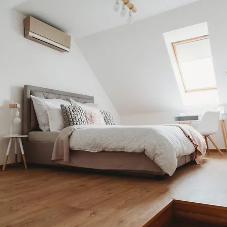 公寓 Loft In Old Town - Ac & Netflix 科希策